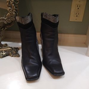 Enrico Gibellieri Black 100% Leather Snake Skin Print Detail Sz 38.5 Heel Boots
